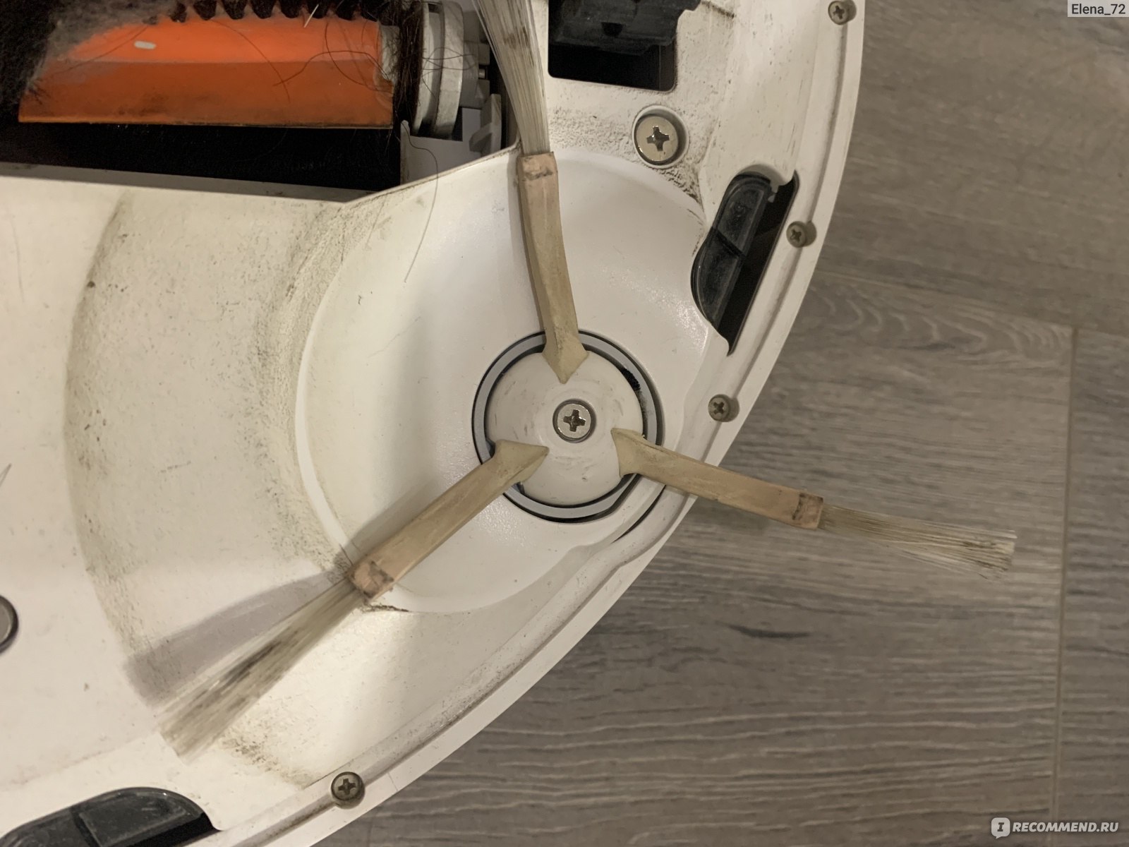 Робот-пылесос Xiaomi Mi Robot Vacuum Cleaner SKV4000CN фото
